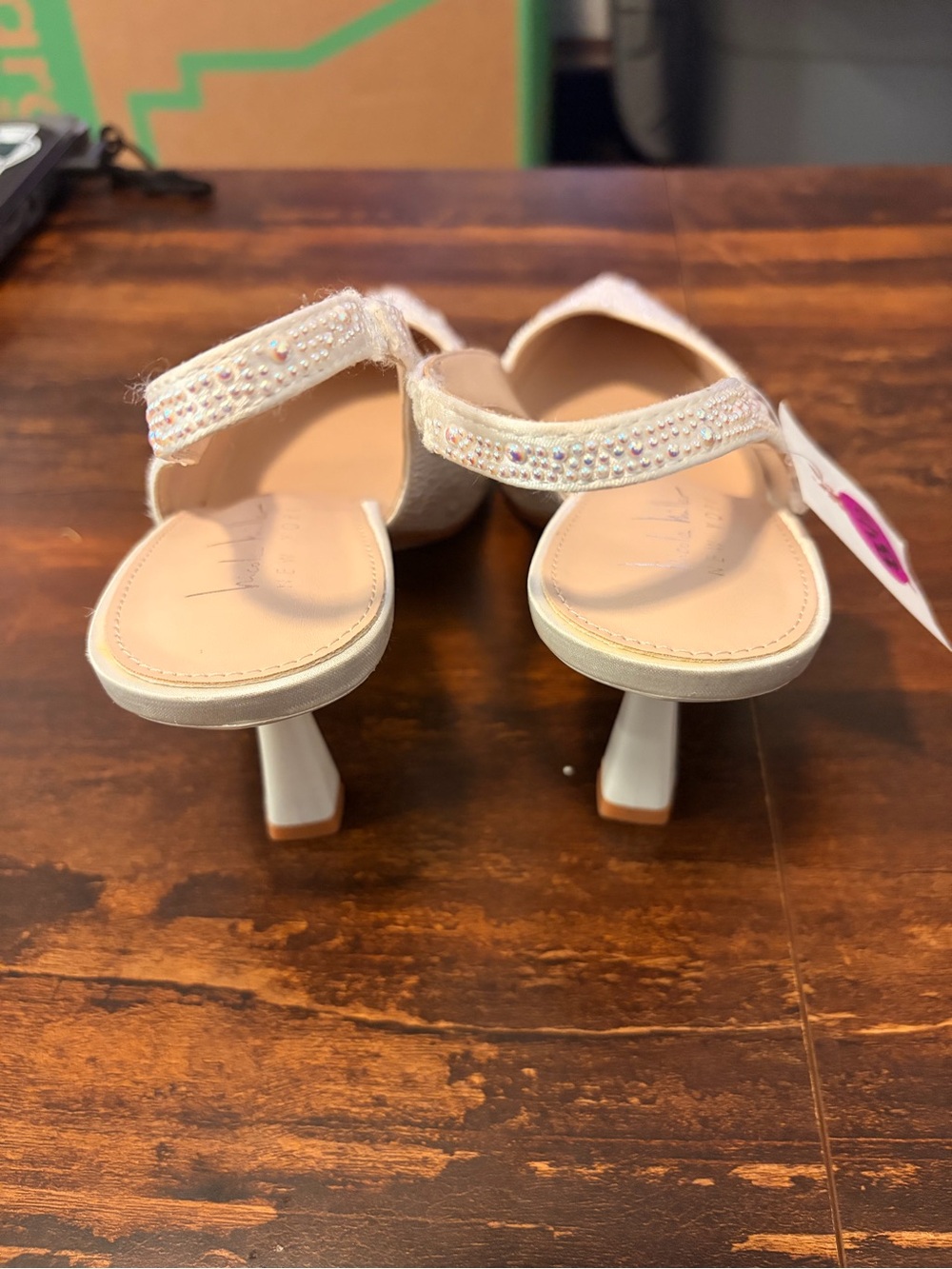 NWT Nicole Miller Pearl Rhinestone Slingback Bridal Heels 8.5 - Picture 5 of 7